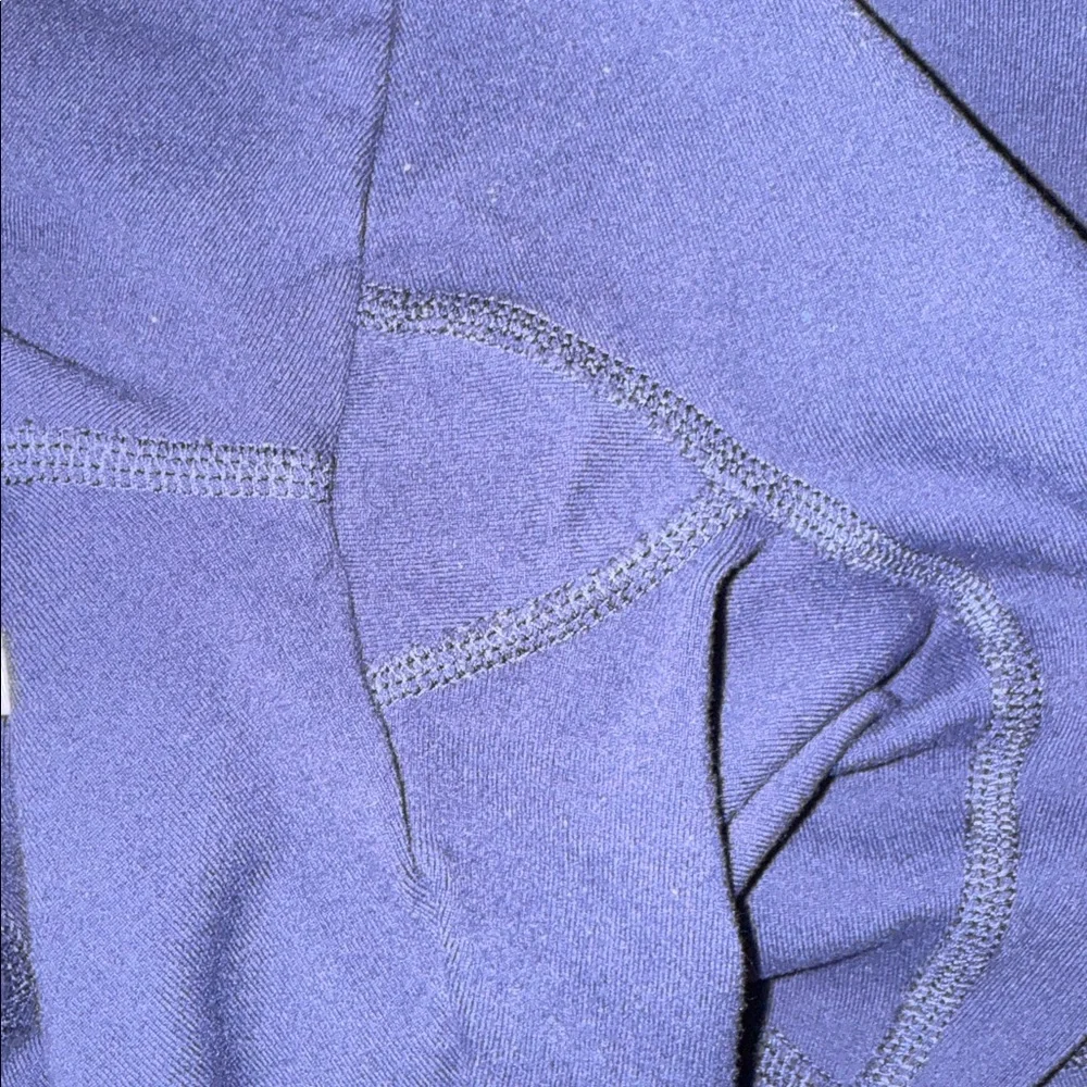 ALO Yoga stylish navy